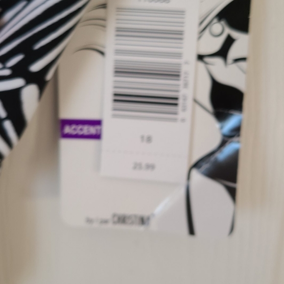 Bathing suit bottom and top - Picture 4 of 5